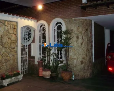 Casa com 3 Quartos para venda ou aluguel, 350m² no Centro, Poá