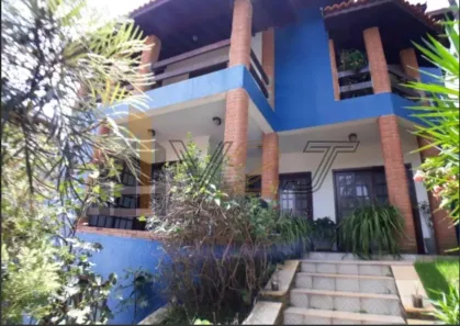 Sobrado com 3 Quartos para alugar, 456m² no Villaggio Capríccio, Louveira