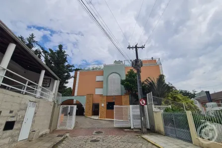 Apartamento com 3 Quartos para alugar, 121m² no Carvoeira, Florianópolis
