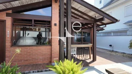 Casa com 3 Quartos para alugar, 260m² no Pedra Branca, Palhoça