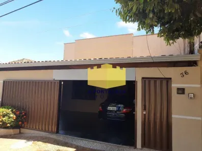 Casa com 4 Quartos à venda, 228m² no Vila Cordenonsi, Americana