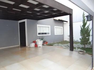 Casa com 4 Quartos à venda, 170m² no Novo Mundo, Uberlândia