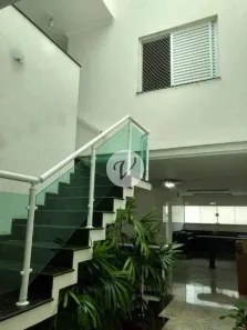 Sobrado com 3 Quartos à venda, 261m² no Vila Gilda, Santo André