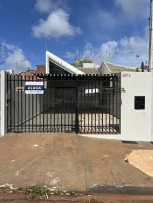 Casa com 2 Quartos para alugar, 64m² no Jardim Universal, Sarandi