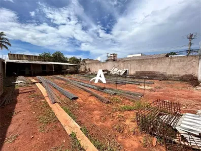 Lote/Terreno à venda, 398m² no Saraiva, Uberlândia