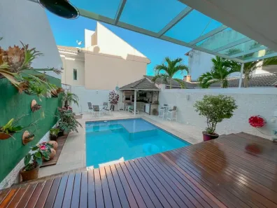 Casa com 3 Quartos à venda, 230m² no Piratininga, Niterói