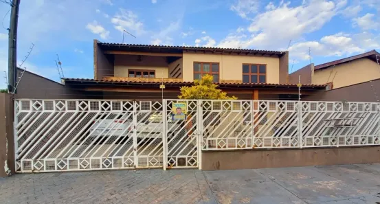 Casa com 4 Quartos à venda, 390m² no Jardim Silvino, Cambé