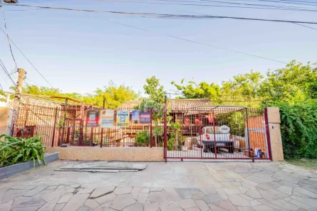 Casa com 4 Quartos à venda, 280m² no Vila Nova, Porto Alegre