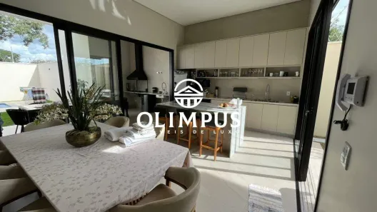 Casa com 3 Quartos à venda, 215m² no Jardim Karaíba, Uberlândia