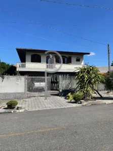 Sobrado com 4 Quartos à venda, 260m² no Pineville, Pinhais