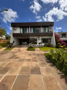 Casa de Condomínio com 3 Quartos à venda, 375m² no Santa Tereza, Porto Alegre