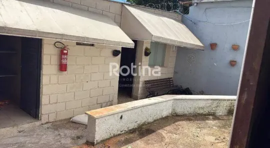 Galpão/Depósito/Armazém para alugar, 300m² no Tubalina, Uberlândia