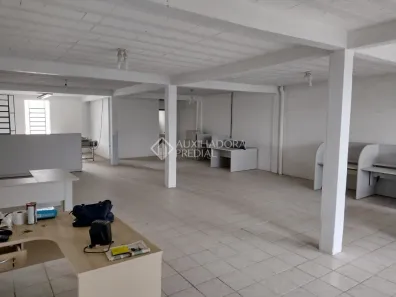 Galpão/Depósito/Armazém à venda, 350m² no Navegantes, Porto Alegre