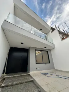 Casa com 3 Quartos à venda, 220m² no Alto Esplanada, Governador Valadares