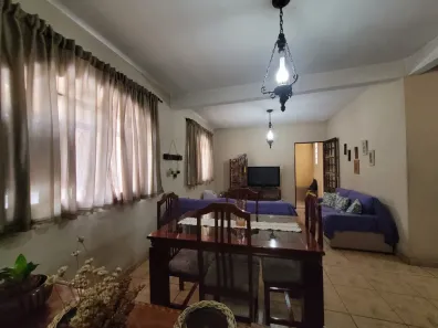 Casa com 4 Quartos à venda, 184m² no Carlos Prates, Belo Horizonte
