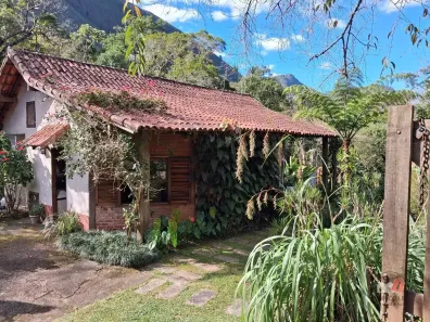 Casa com 3 Quartos para alugar, 166m² no Araras, Petrópolis