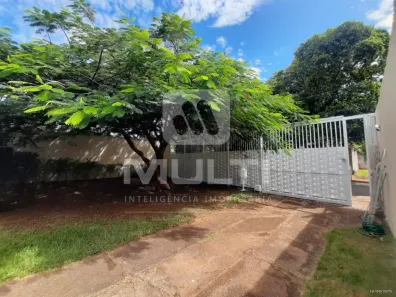 Casa com 3 Quartos para alugar, 110m² no Morada da Colina, Uberlândia