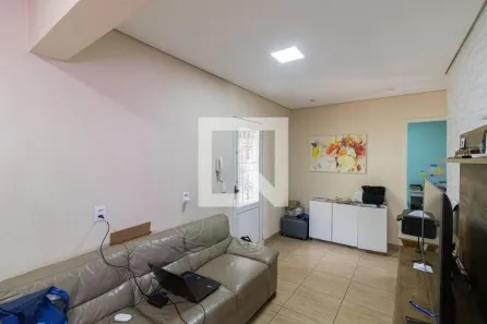 Casa com 3 Quartos à venda, 180m² no Vila Carmosina, São Paulo