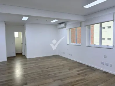 Sala Comercial com 3 Quartos para alugar, 127m² no Vila Carrão, São Paulo