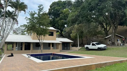 Fazenda/Sítio com 5 Quartos à venda, 600m² no Centro (Sambaetiba), Itaboraí