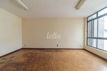 Sala Comercial para alugar, 32m² no Liberdade, São Paulo