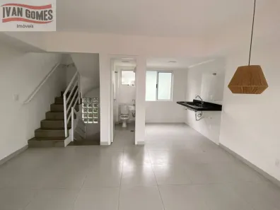 Sobrado com 2 Quartos à venda, 93m² no Jardim Helena Maria, Guarujá