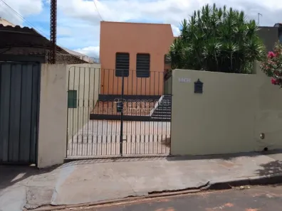 Casa com 3 Quartos para alugar, 130m² no Jardim Santa Angelina, Araraquara