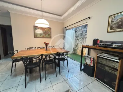 Casa com 4 Quartos à venda, 170m² no Cidade Jardim, Uberlândia
