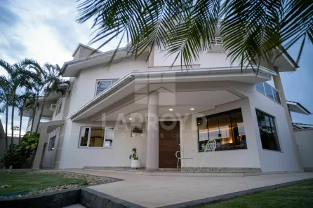 Casa com 3 Quartos à venda, 273m² no Oficinas, Tubarão