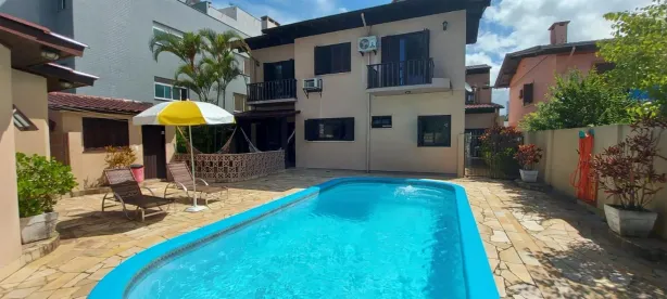 Casa com 4 Quartos à venda, 332m² no Torres, Torres