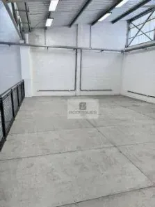 Galpão/Depósito/Armazém para alugar, 352m² no Serraria, Diadema