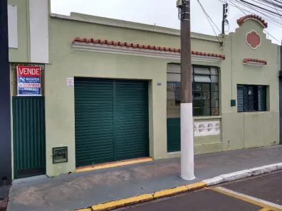 Imóvel Comercial com 4 Quartos à venda, 180m² no Marília, Marília