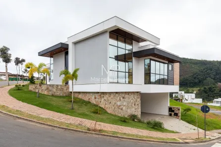 Casa de Condomínio com 4 Quartos à venda, 363m² no Salvaterra, Juiz de Fora
