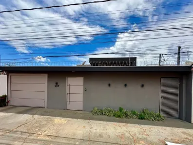 Casa com 3 Quartos à venda, 162m² no Jardim Jacy, Campo Grande