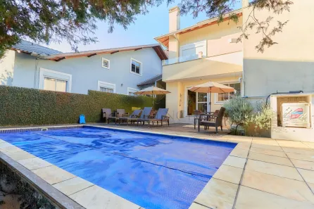 Casa com 4 Quartos para alugar, 266m² no Butiatuvinha, Curitiba