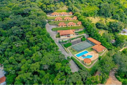 Imóvel Comercial com 15 Quartos à venda, 2767m² no Jardim Maristela, Atibaia