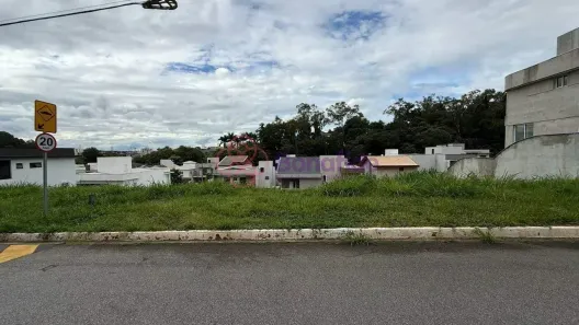 Lote/Terreno à venda, 300m² no Jardim Gramadão I, Jundiaí