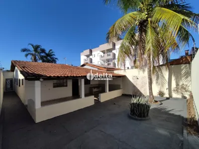 Casa com 3 Quartos à venda, 70m² no Jardim das Palmeiras, Uberlândia