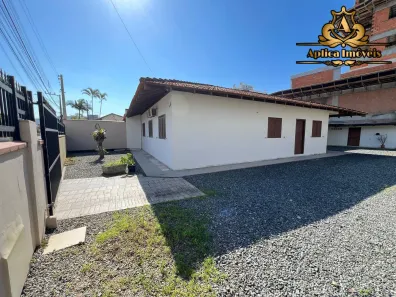 Casa com 4 Quartos para alugar, 120m² no Gravatá, Navegantes