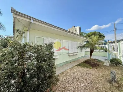 Imóvel Comercial com 3 Quartos para alugar, 200m² no América, Joinville