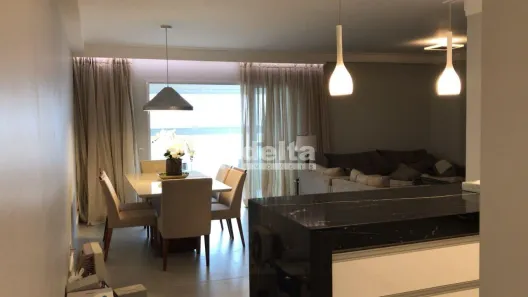 Apartamento com 3 Quartos à venda, 108m² no Jardim Karaíba, Uberlândia