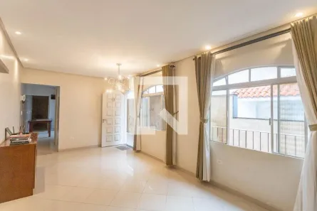 Casa com 3 Quartos à venda, 160m² no Centro, Diadema