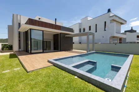 Casa de Condomínio com 3 Quartos à venda, 424m² no Santa Regina, Camboriú