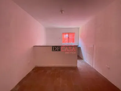 Casa com 2 Quartos para alugar, 50m² no Vila Carmosina, São Paulo