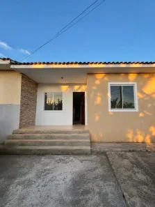 Casa com 2 Quartos para alugar, 80m² no Centro, Araruama