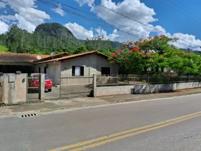 com 3 Quartos à venda, 170m² no Centro, Apiúna