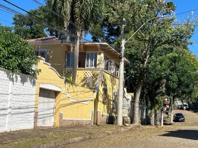 Casa com 4 Quartos à venda, 205m² no Santo Antônio, Porto Alegre