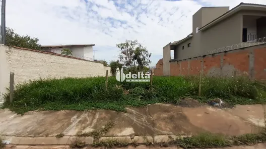 Lote/Terreno à venda, 560m² no Jardim Inconfidência, Uberlândia