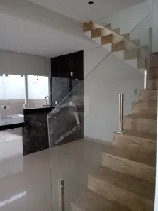 Casa com 3 Quartos à venda, 94m² no Novo Mundo, Uberlândia