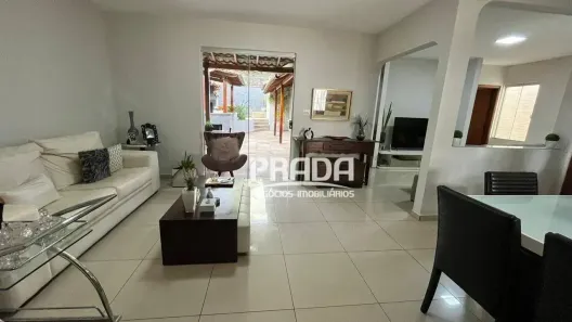 Casa com 4 Quartos à venda, 241m² no Lídice, Uberlândia